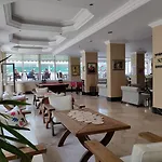 埃尔提纳逊酒店 酒店
